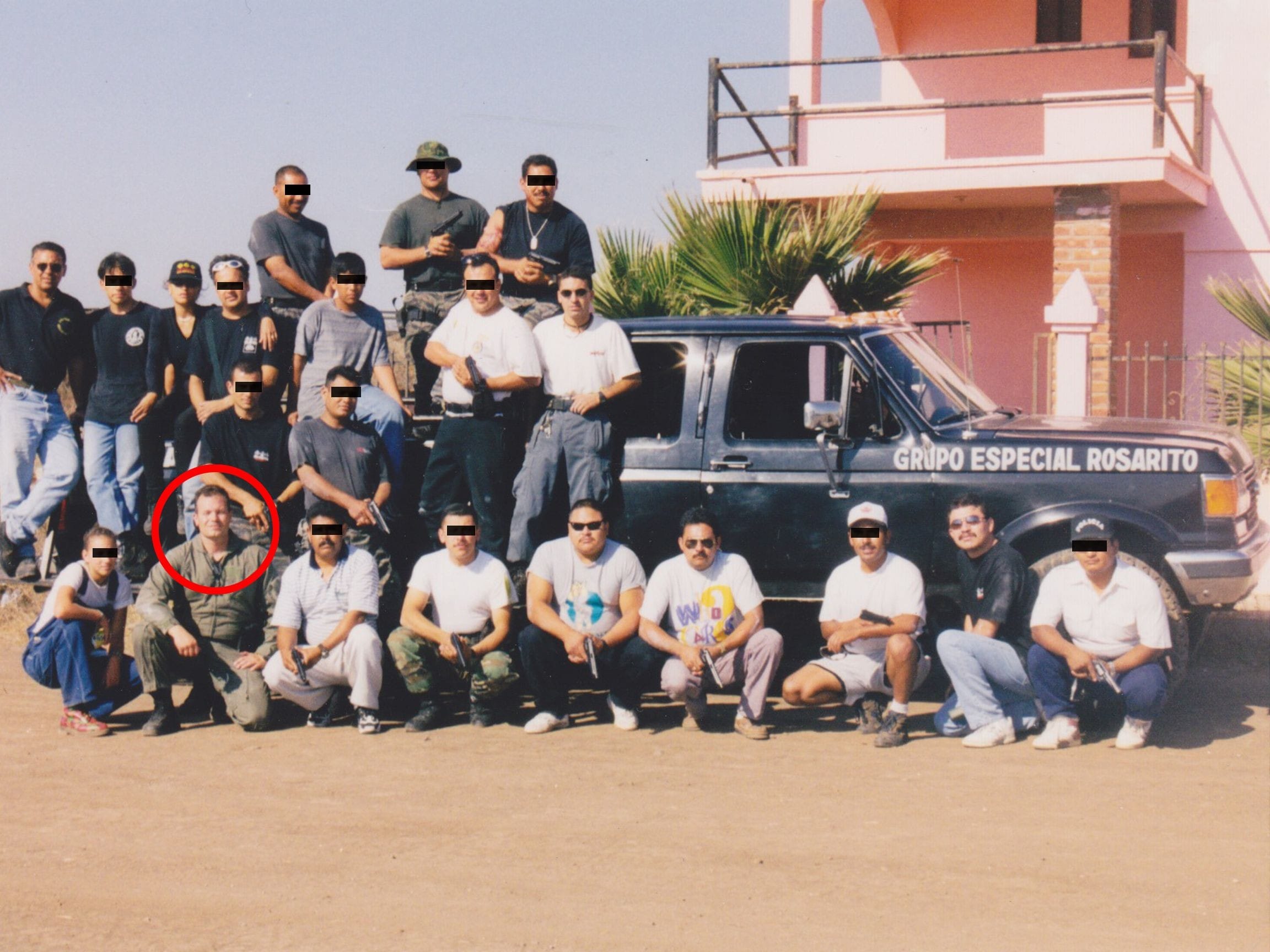 Jim (red circle) trained this SWAT team (Grupo Especial) in Rosarito, Mexico. A couple of the students had been to one of Jim's courses in California before.